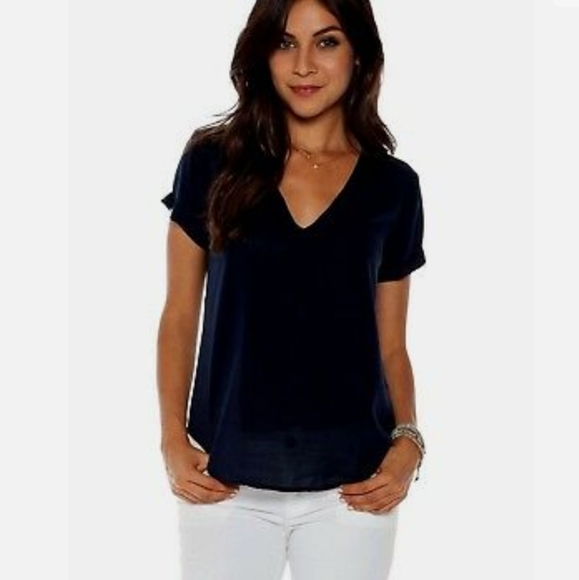 cloth & stone Tops - Cloth & Stone V-Neck Short Sleeves T Shirt Small